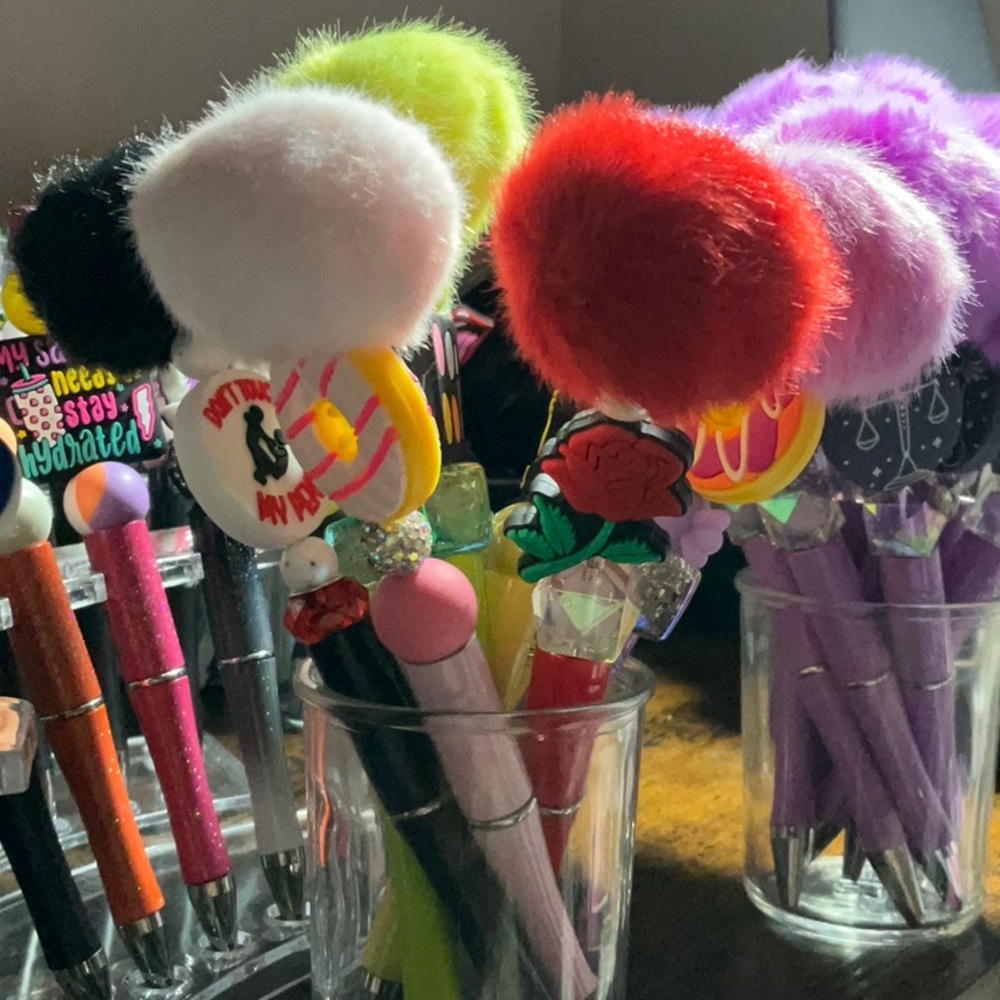 Fun Quote Pens with Colorful Charms - Picture 12 of 16